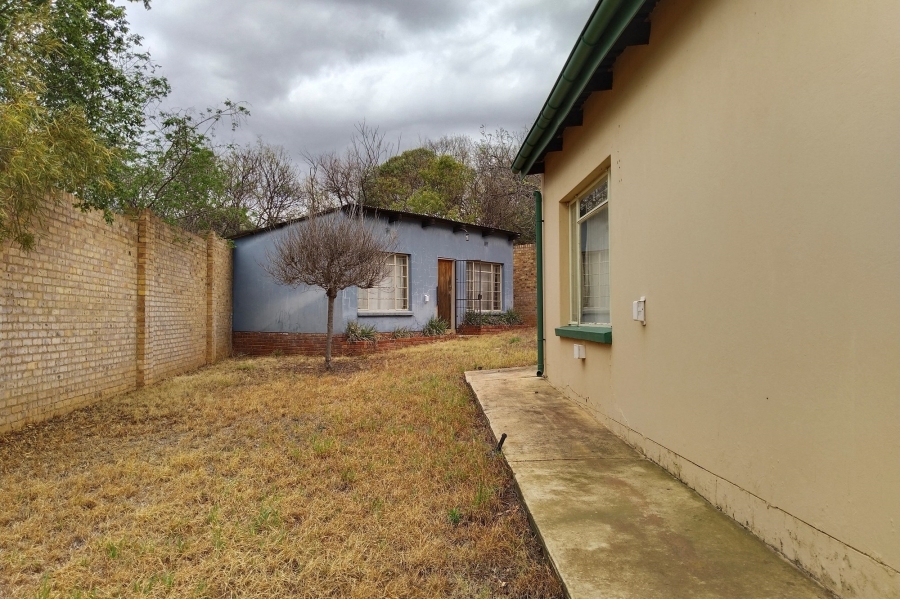 6 Bedroom Property for Sale in Hartbeespoort Rural North West